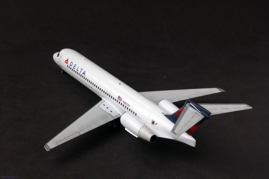 EE144124 Авиалайнер 717 Delta