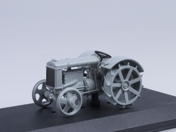 TRA008.м Фордзон-Путиловец с журналом Тракторы №8 (только модель)