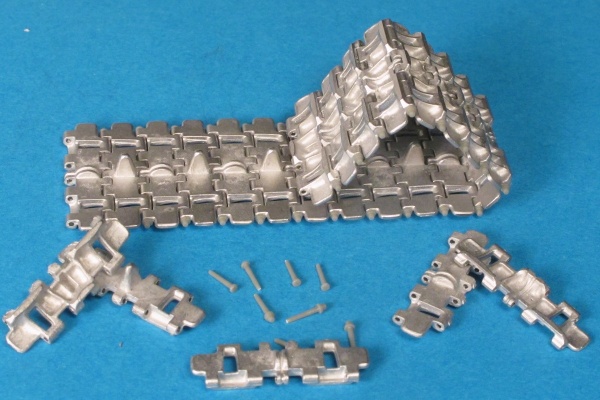 MTL-35025 1/35 Tracks for KV-1 halves