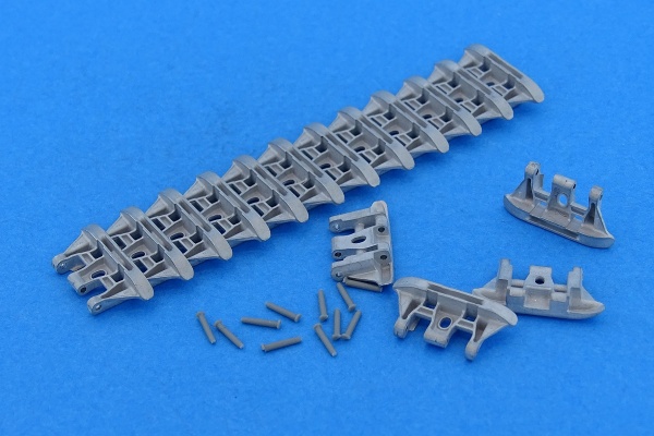 MTL-35084 1/35 Tracks for Churchill late