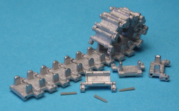 MTL-35041 Tracks and Drive Sprockets for BMP-1  