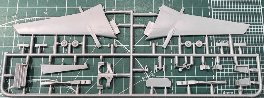 EE144129_4 Авиалайнер 737-300  Frontier