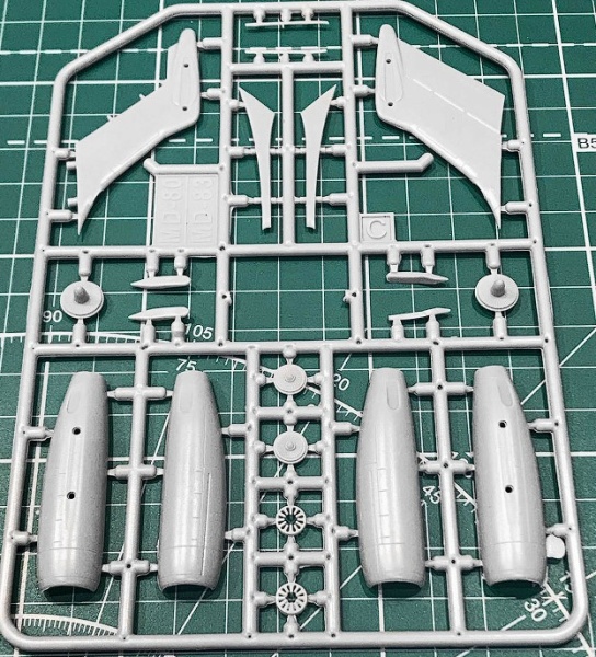 EE144112_6  Авиалайнер MD-80 поздний SAS (Limited Edision)