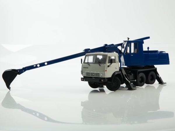 102903 Экскаватор ЭО-3532 (5511) 102903 Экскаватор ЭО-3532 (5511)