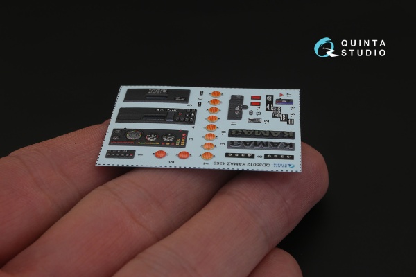 QD35012 1/35 3D Декаль интерьера кабины для КАМАЗ 4350 (для модели Звезда)