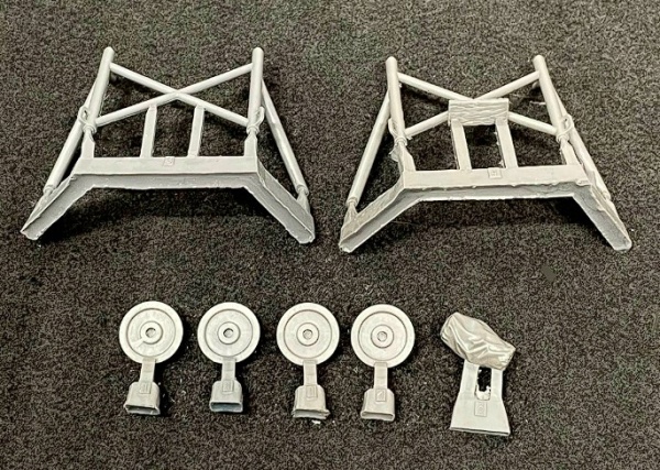 SPS-061 German Heavy Tank Sd.Kfz. 182 King Tiger Turret Maintenance Stand & Muzzle Cover