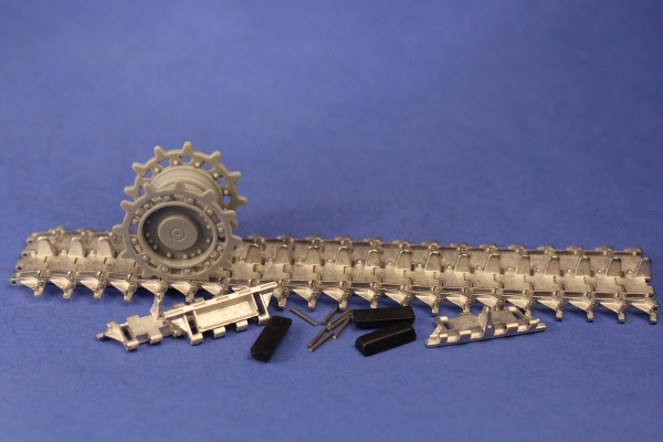 MTL-35079 1/35 Tracks for Chiftain
