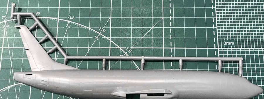 EE144129_4 Авиалайнер 737-300  Frontier