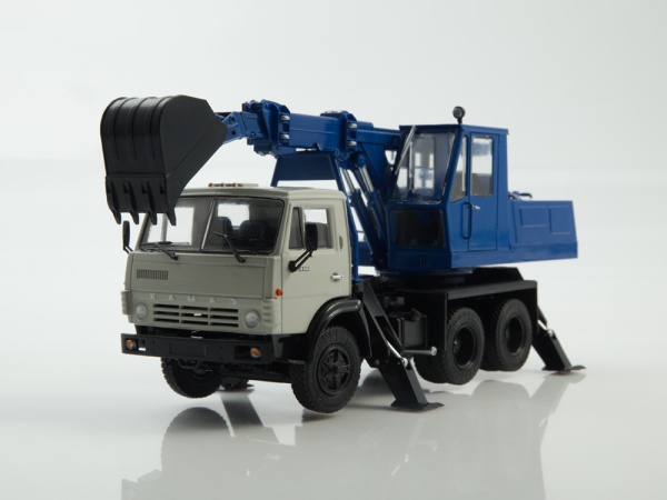 102903 Экскаватор ЭО-3532 (5511) 102903 Экскаватор ЭО-3532 (5511)