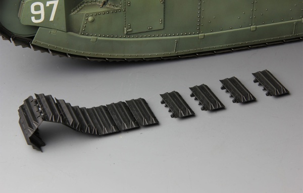 TS-009 1/35 French Super Heavy Tank Char 2C kit.