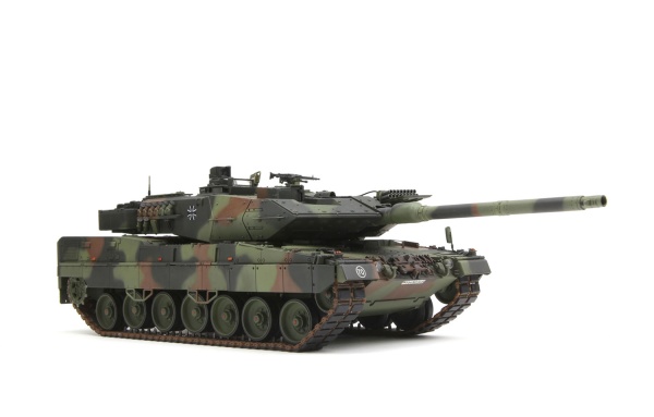 TS-027 1/35 GERMAN MAIN BATTLE TANK LEOPARD 2 A7