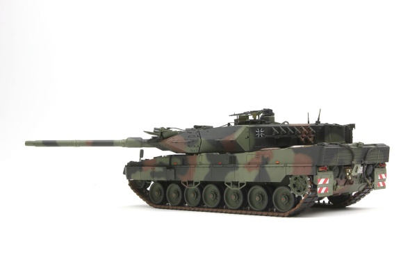 TS-027 1/35 GERMAN MAIN BATTLE TANK LEOPARD 2 A7